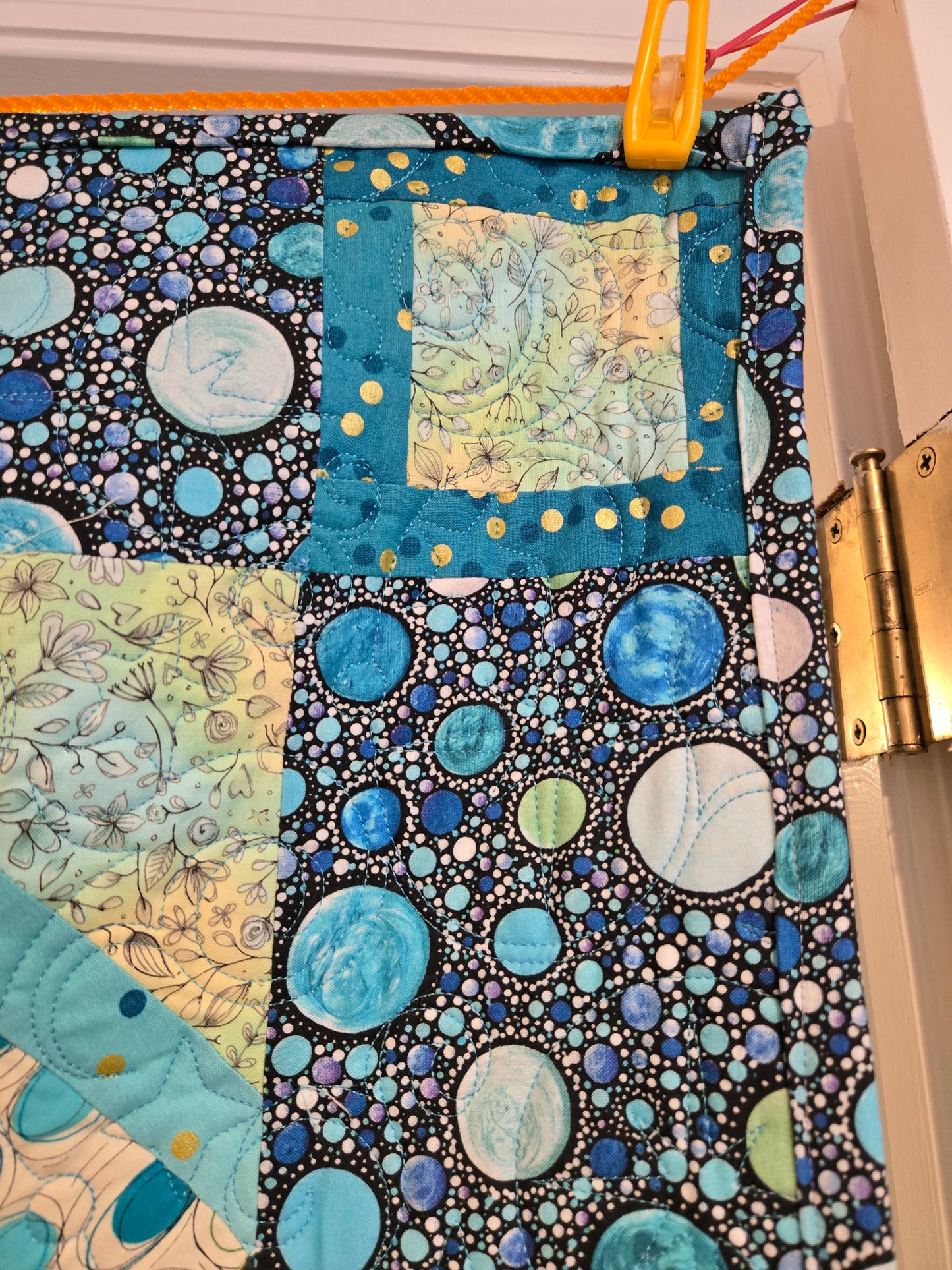 Corner squares and circle border